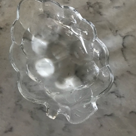 Vintage 5” Crystal grapes small charcuterie fruit serving clear dishes set of 2 - Picture 6 of 8